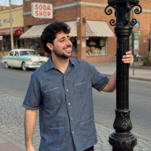 CAMISA GUAYABERA BORDADA