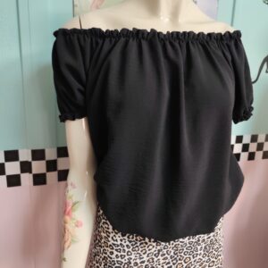 Camisa negra con gomas
